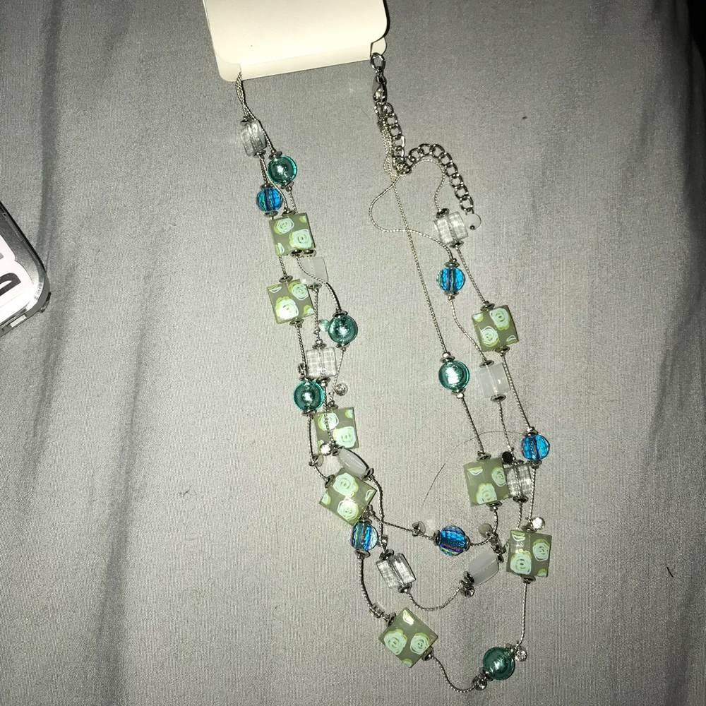 Beautiful necklace!